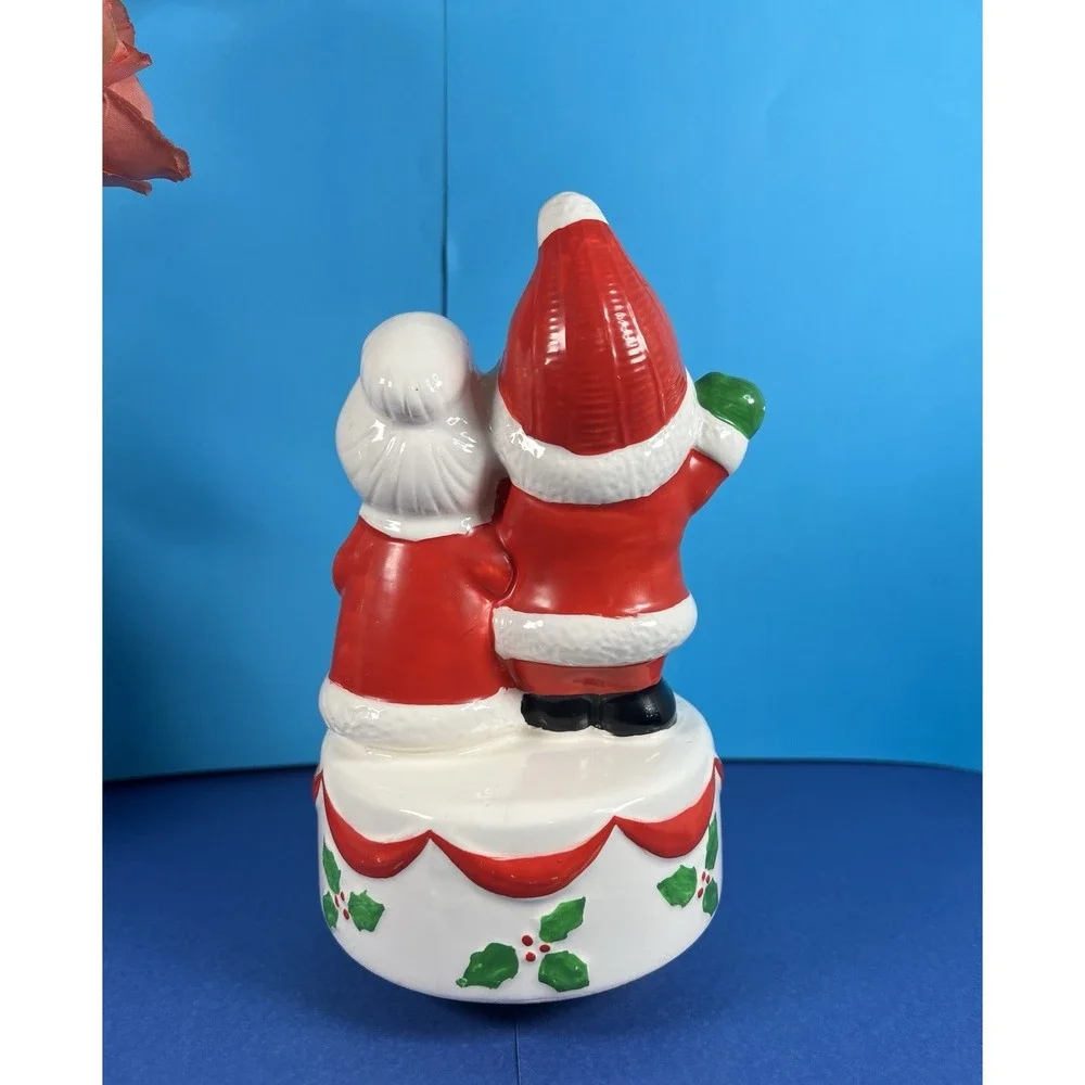 Santa & Mrs Clause Musical Figurine- Plays 